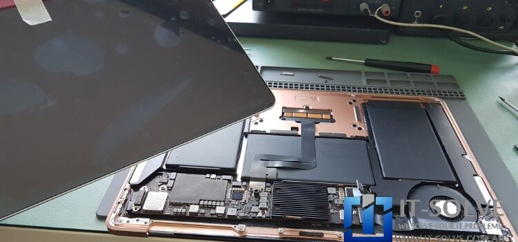 Macbook Air screen replacement service Macbook Air screen replacement service
