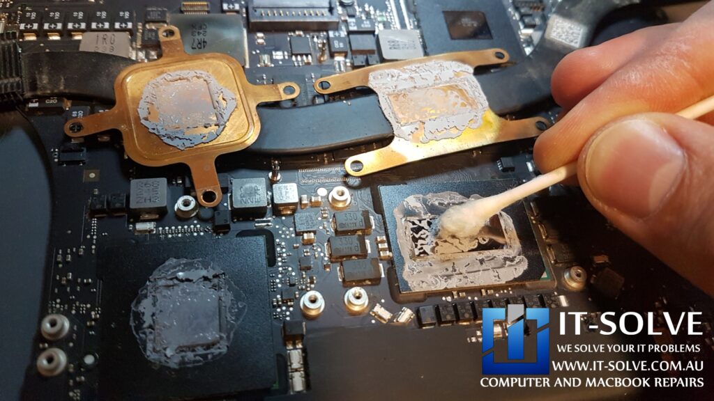 Seized thermal compound on the GPU and CPU of Macbook Pro Retina