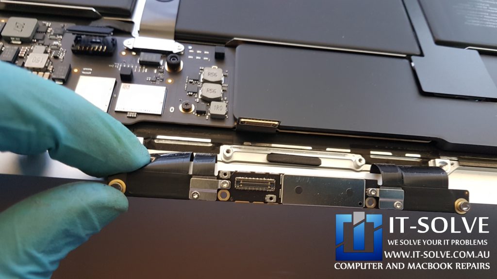 Macbook Air broken screen replacement A2239 2019